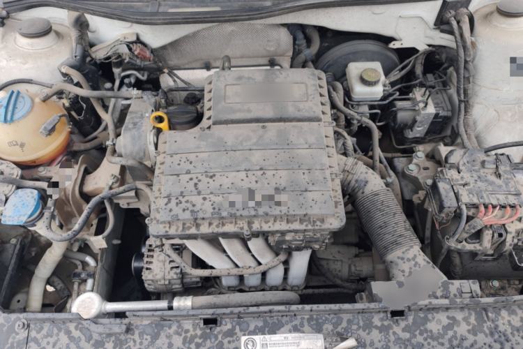 Used Volkswagen Bora 2016 1.6L Manual Fashion Edition Engine Bay