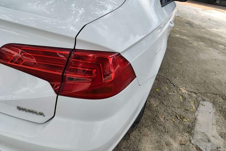 Used Volkswagen Bora 2016 1.6L Automatic Fashion Model Exterior 3