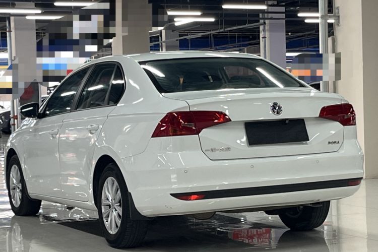 Used Volkswagen Bora 2016 1.6L Automatic Fashion Model Exterior 4