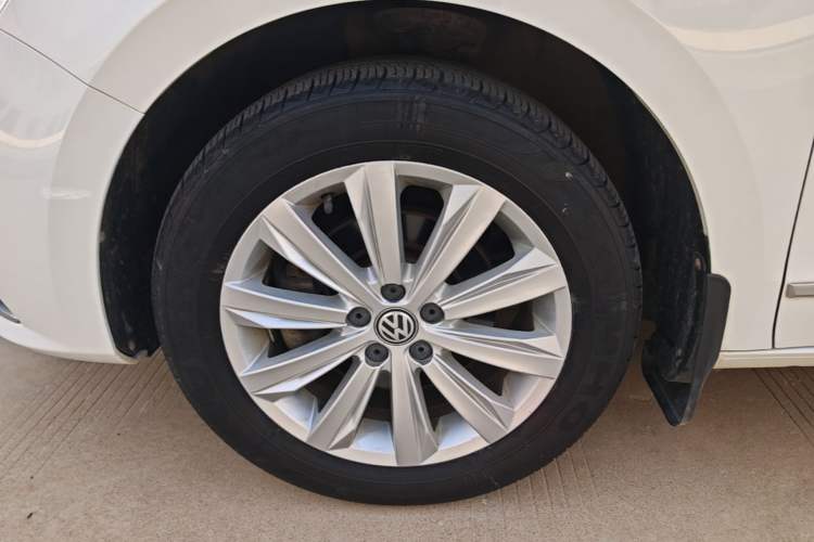 Used Volkswagen Bora 2016 1.6L Manual Comfort Model Exterior 4