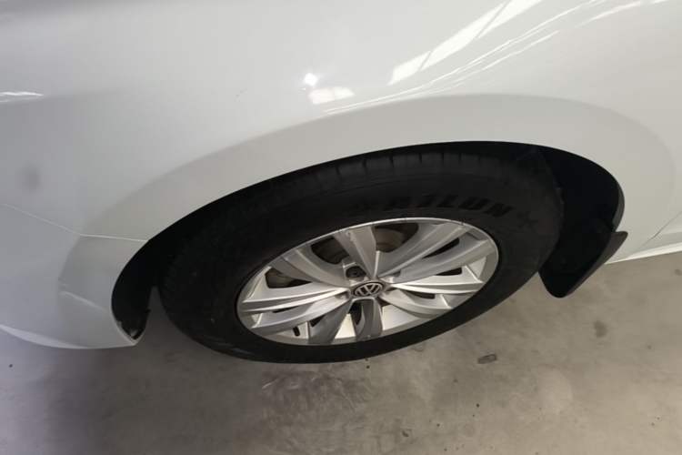 Used Volkswagen Bora 2016 1.6L Manual Fashion Edition Exterior 4