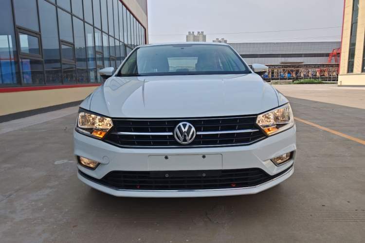 Used Volkswagen Bora 2016 1.6L Manual Comfort Model Front