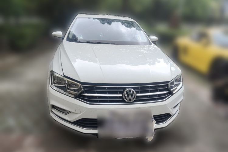 Used Volkswagen Bora 2016 1.6L Manual Comfort Model Front