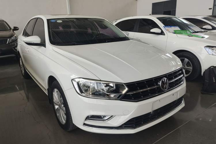 Used Volkswagen Bora 2016 1.6L Automatic Comfort Model Front Right 45 Deg