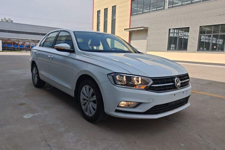 Used Volkswagen Bora 2016 1.6L Manual Comfort Model Front Right 45 Deg