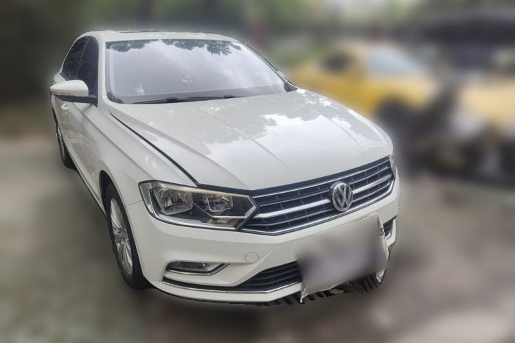 Used Volkswagen Bora 2016 1.6L Manual Comfort Model Front Right 45 Deg