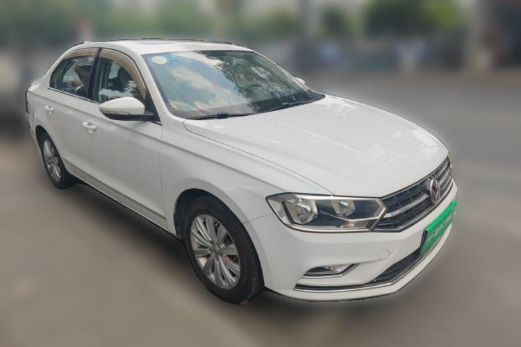 Used Volkswagen Bora 2016 1.6L Manual Comfort Model Front Right 45 Deg