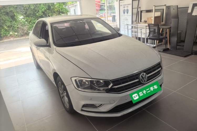 Used Volkswagen Bora 2016 1.6L Manual Comfort Model Front Right 45 Deg