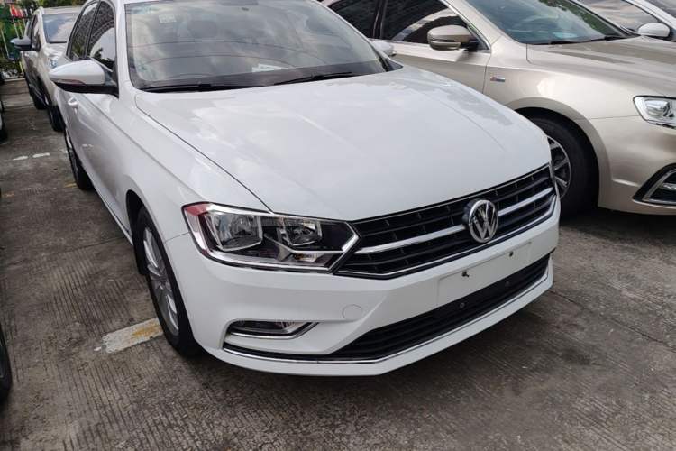 Used Volkswagen Bora 2016 1.6L Automatic Comfort Model Front Right 45 Deg