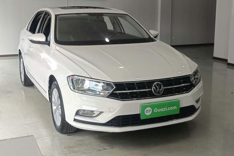Used Volkswagen Bora 2016 1.6L Automatic Comfort Model Front Right 45 Deg