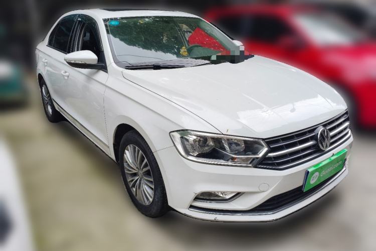 Used Volkswagen Bora 2016 1.6L Automatic Luxury Model Front Right 45 Deg