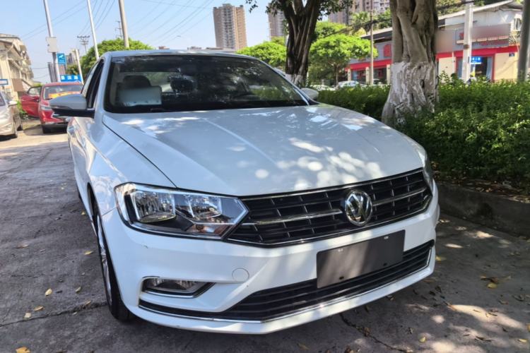 Used Volkswagen Bora 2016 1.6L Manual Comfort Model Front Right 45 Deg