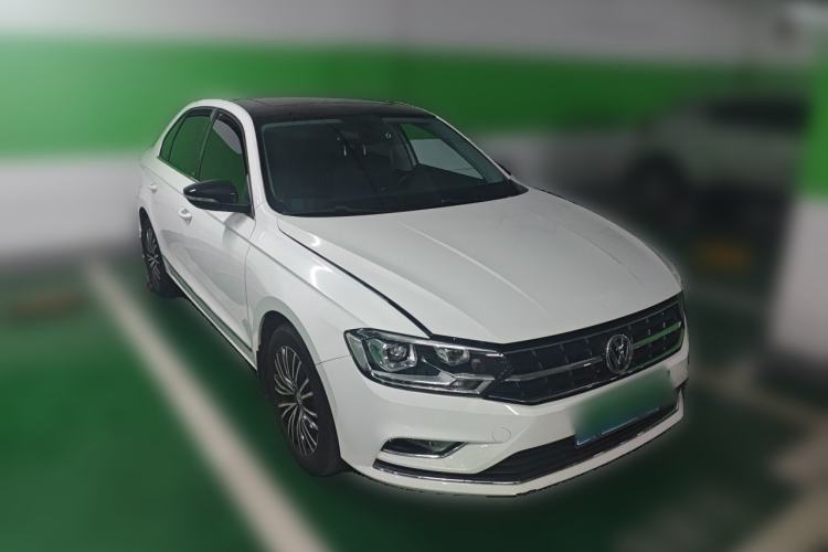 Used Volkswagen Bora 2016 230TSI DSG 25th Anniversary Edition Front Right 45 Deg