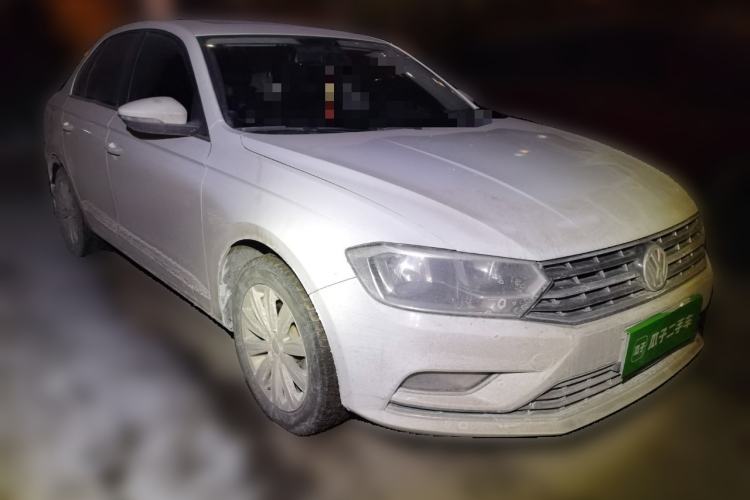 Used Volkswagen Bora 2016 1.6L Manual Comfort Model Front Right 45 Deg