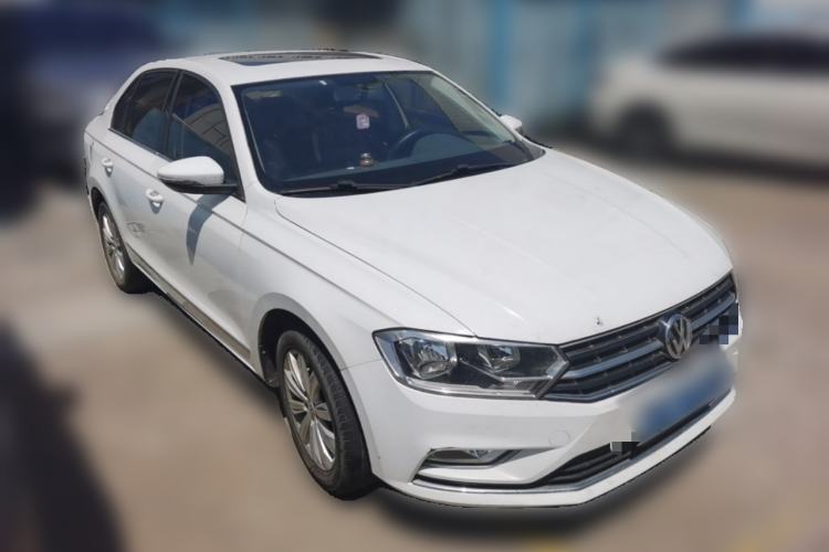 Used Volkswagen Bora 2016 1.6L Manual Comfort Model Front Right 45 Deg
