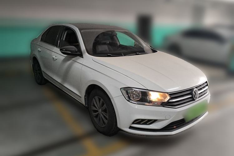 Used Volkswagen Bora 2016 1.6L Manual Fashion Edition Front Right 45 Deg