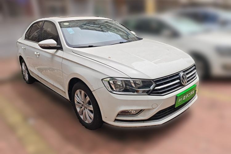 Used Volkswagen Bora 2016 1.6L Automatic Comfort Model Front Right 45 Deg