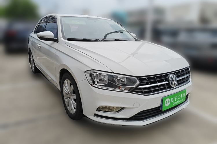 Used Volkswagen Bora 2016 230TSI DSG Comfort Model Front Right 45 Deg