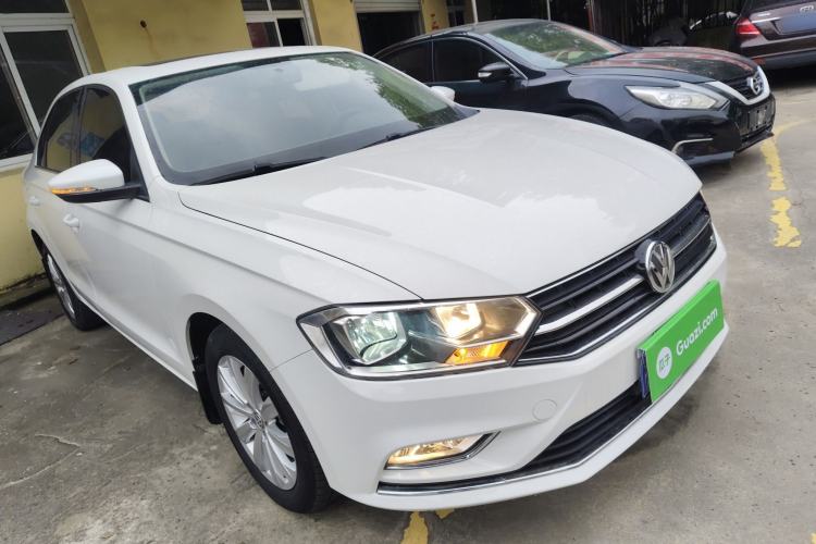 Used Volkswagen Bora 2016 230TSI Manual Comfort Version Front Right 45 Deg