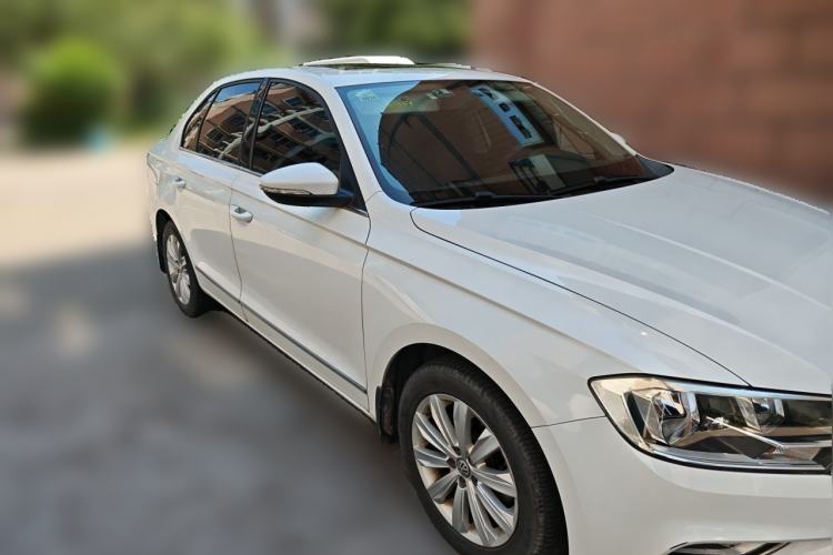 Used Volkswagen Bora 2016 1.6L Manual Comfort Model Front Right 45 Deg