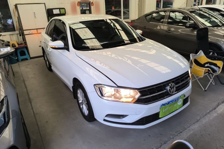 Used Volkswagen Bora 2016 1.6L Manual Fashion Edition Front Right 45 Deg