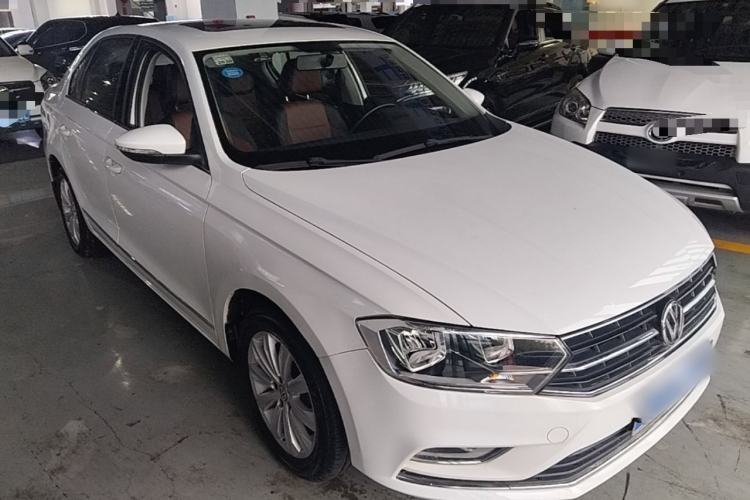 Used Volkswagen Bora 2016 1.6L Automatic Comfort Model Front Right 45 Deg
