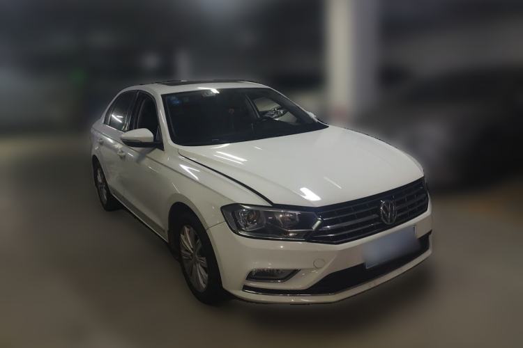 Used Volkswagen Bora 2016 230TSI DSG Comfort Model Front Right 45 Deg