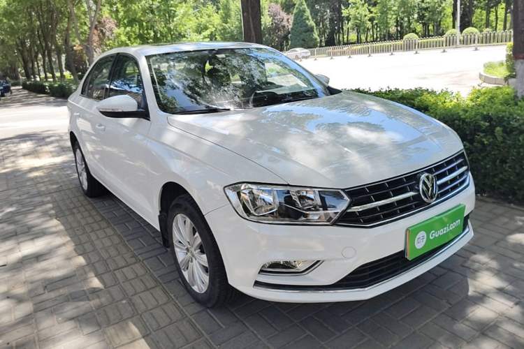 Used Volkswagen Bora 2016 1.6L Manual Comfort Model Front Right 45 Deg