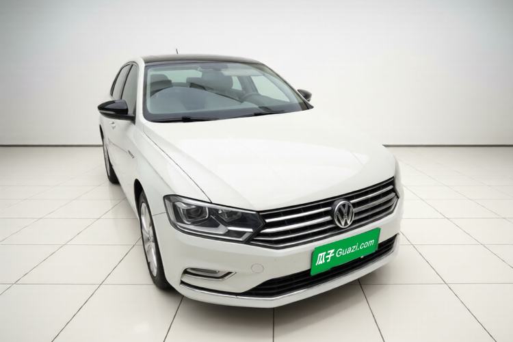 Used Volkswagen Bora 2016 230TSI DSG 25th Anniversary Edition Front Right 45 Deg