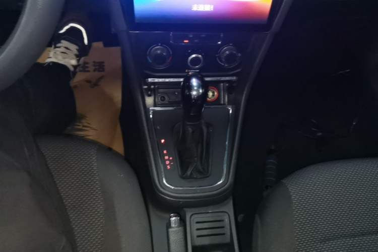 Used Volkswagen Bora 2016 1.6L Automatic Fashion Model Gear Lever