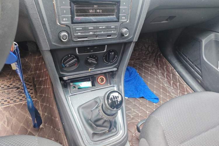 Used Volkswagen Bora 2016 1.6L Manual Fashion Edition Gear Lever