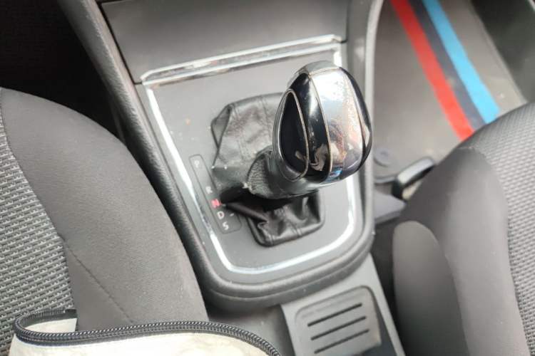 Used Volkswagen Bora 2016 1.6L Automatic Fashion Model Gear Lever