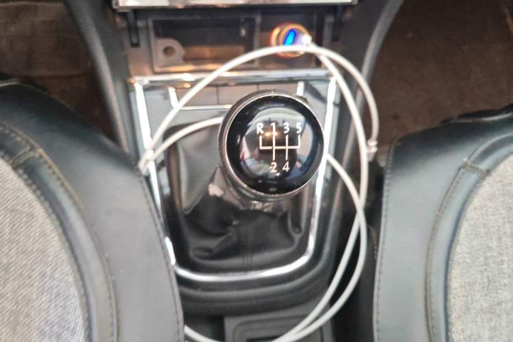 Used Volkswagen Bora 2016 1.6L Manual Comfort Model Gear Lever