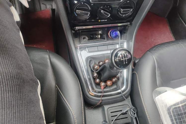 Used Volkswagen Bora 2016 1.6L Manual Comfort Model Gear Lever