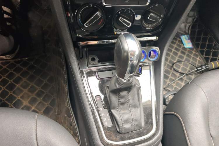 Used Volkswagen Bora 2016 1.6L Automatic Comfort Model Gear Lever