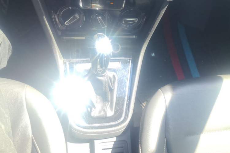 Used Volkswagen Bora 2016 1.6L Automatic Comfort Model Gear Lever