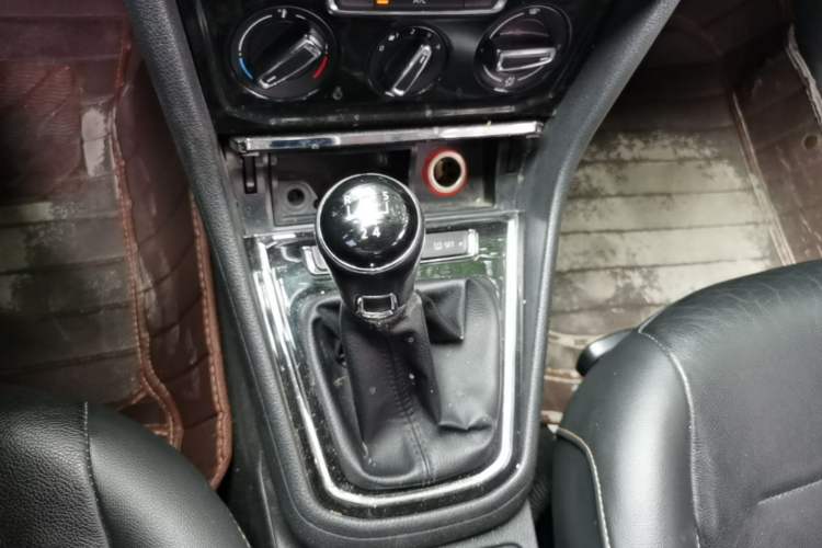 Used Volkswagen Bora 2016 1.6L Manual Comfort Model Gear Lever