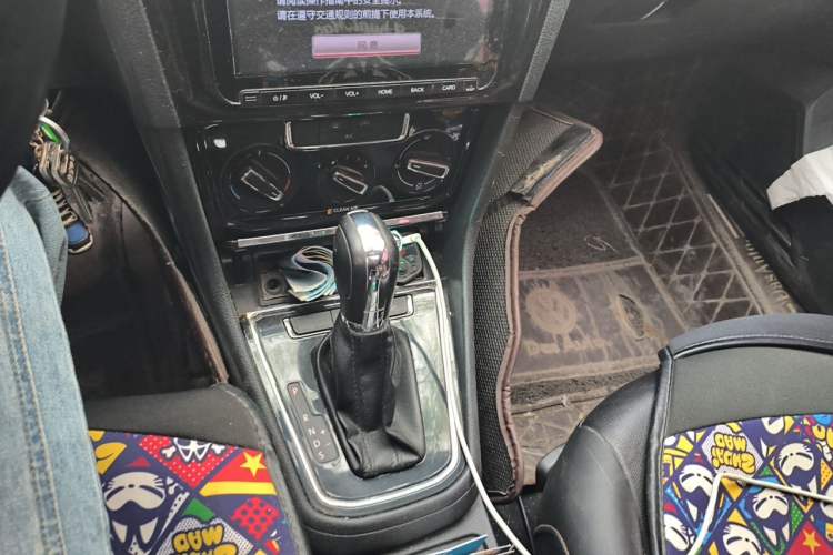 Used Volkswagen Bora 2016 1.6L Automatic Comfort Model Gear Lever