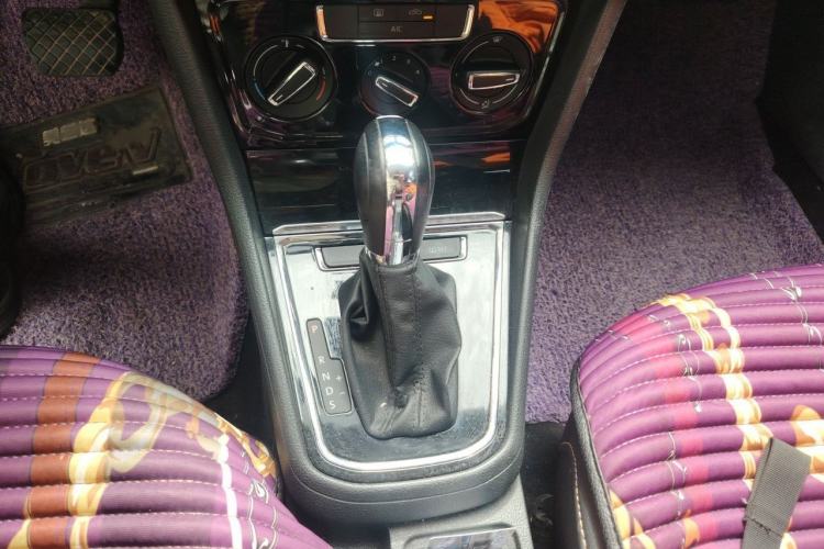 Used Volkswagen Bora 2016 1.6L Automatic Comfort Model Gear Lever