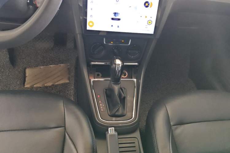 Used Volkswagen Bora 2016 1.6L Automatic Fashion Model Gear Lever