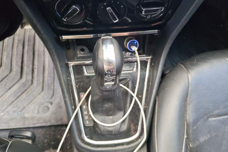 Used Volkswagen Bora 2016 1.6L Automatic Comfort Model Gear Lever