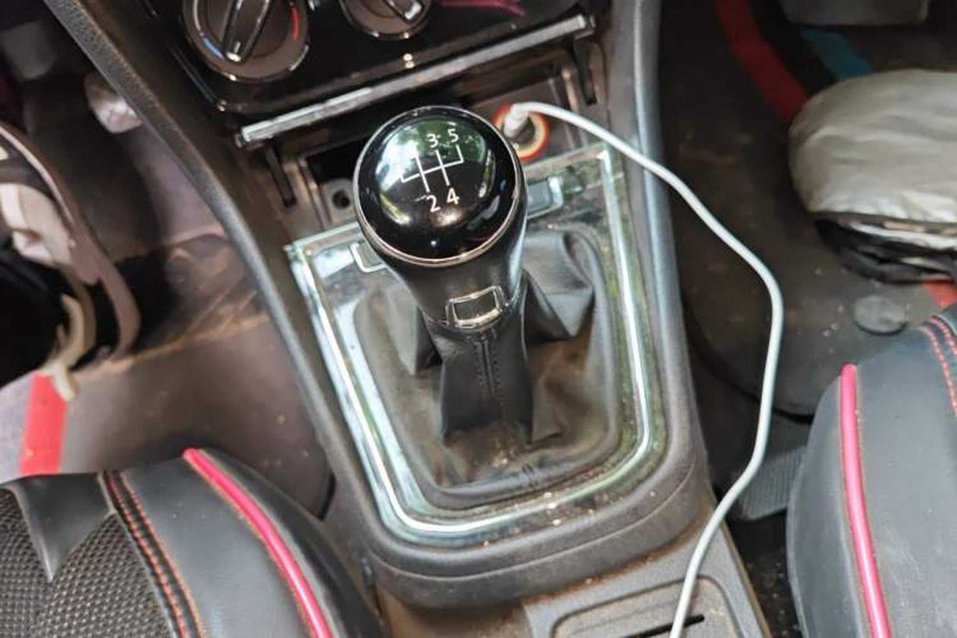 Used Volkswagen Bora 2016 1.6L Manual Comfort Model Gear Lever