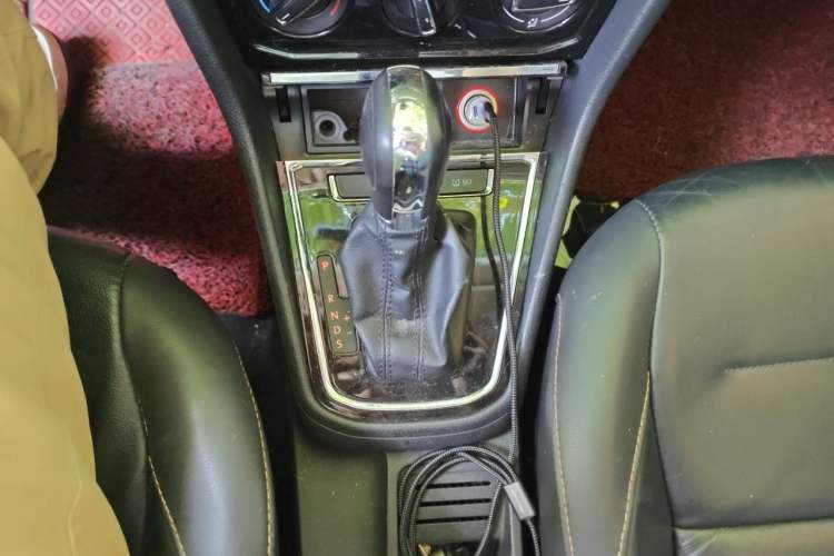 Used Volkswagen Bora 2016 1.6L Automatic Comfort Model Gear Lever