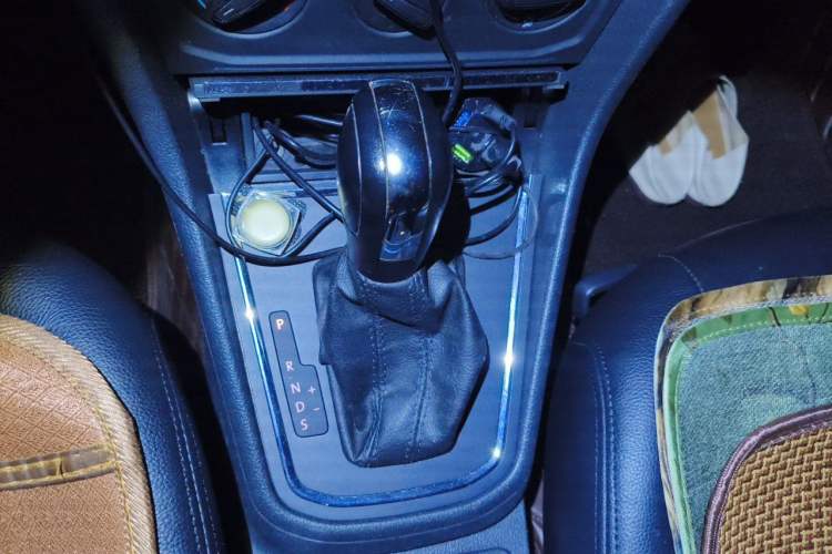 Used Volkswagen Bora 2016 1.6L Automatic Fashion Model Gear Lever