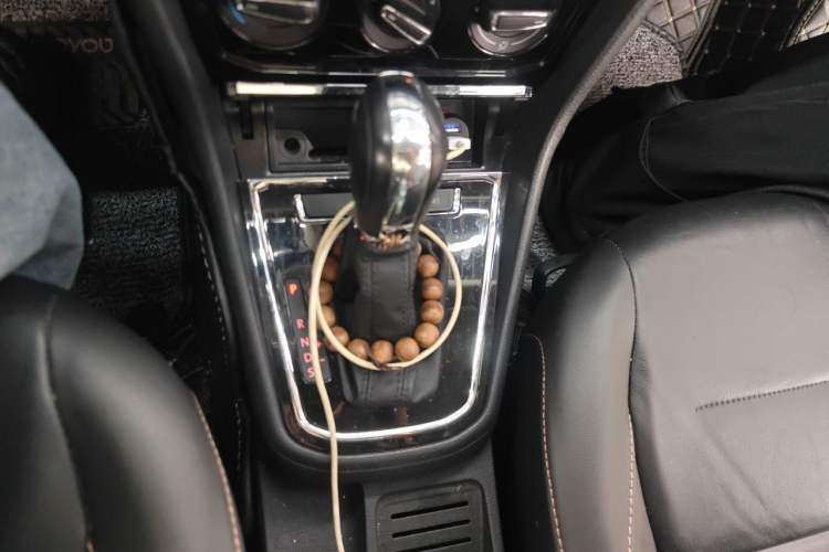 Used Volkswagen Bora 2016 1.6L Automatic Comfort Model Gear Lever