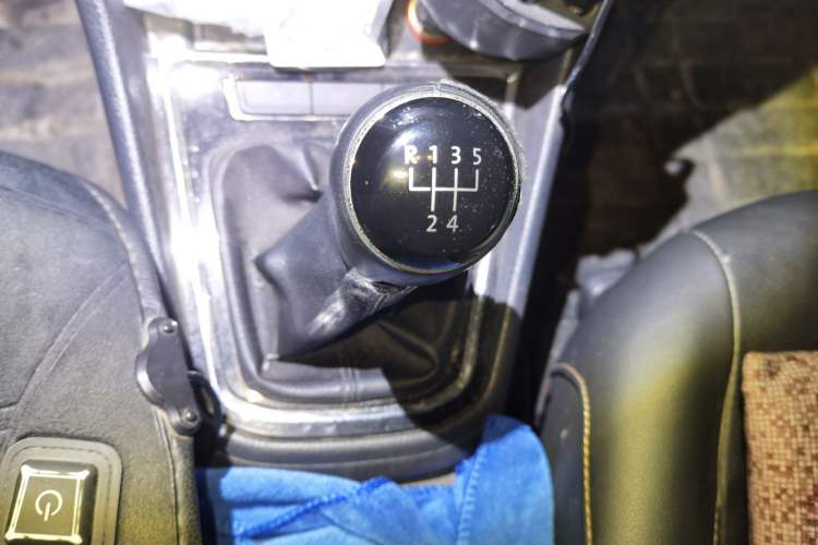 Used Volkswagen Bora 2016 1.6L Manual Comfort Model Gear Lever