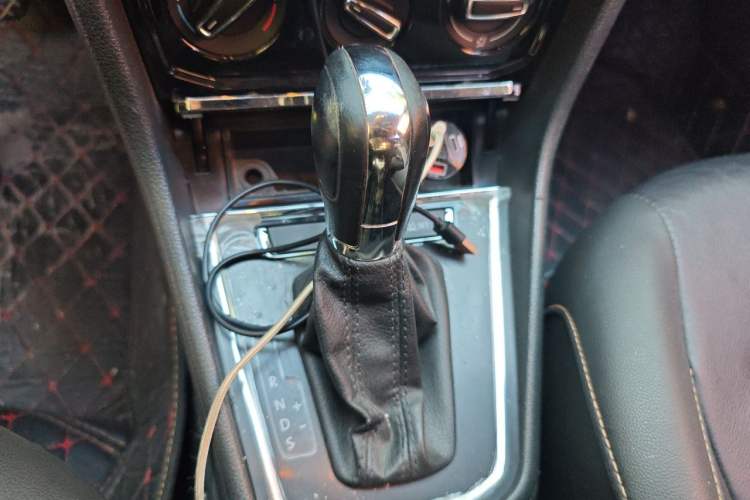 Used Volkswagen Bora 2016 1.6L Automatic Comfort Model Gear Lever