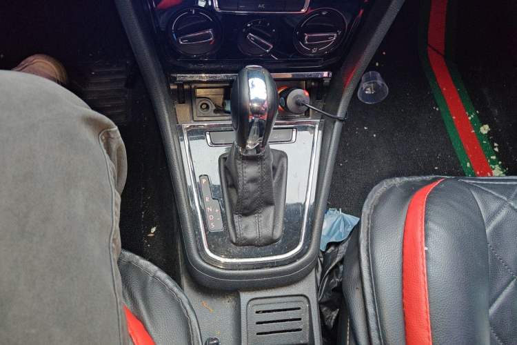 Used Volkswagen Bora 2016 1.6L Automatic Comfort Model Gear Lever