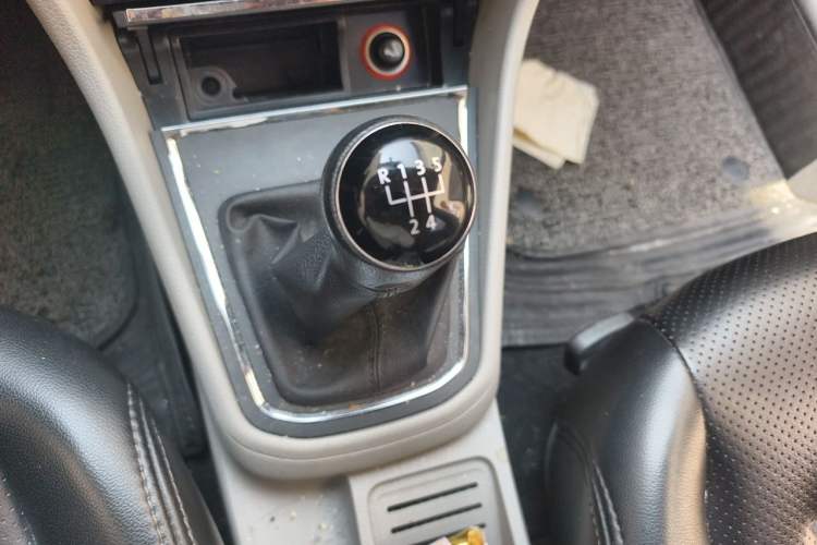 Used Volkswagen Bora 2016 1.6L Manual Fashion Edition Gear Lever