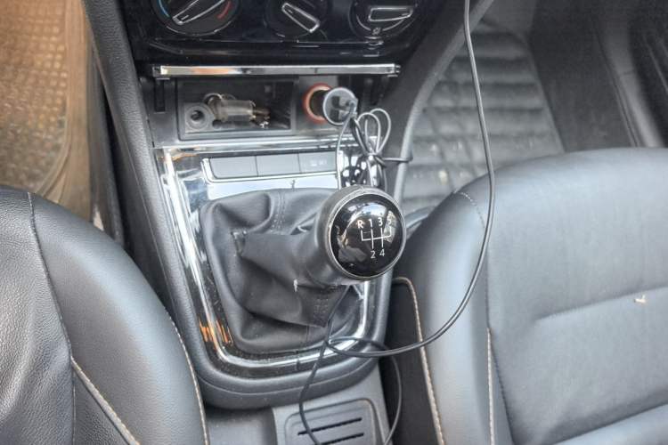 Used Volkswagen Bora 2016 1.6L Manual Comfort Model Gear Lever